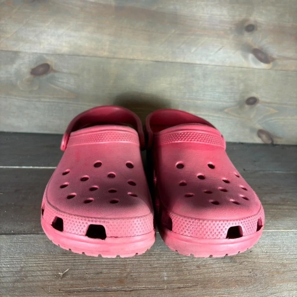 crocs classic mens size 9 shoes red slip on comfort clogs sandals